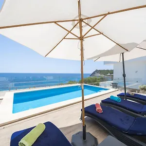 https://casa-carol.allmallorcahotels.com